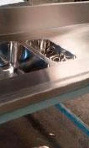 Bancada para cozinha em aço inox Bancada para cozinha em aço inox