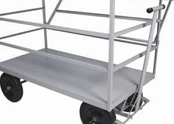 Carrinho de carga com plataforma de aço e quatro abas Carrinho de carga com plataforma de aço e quatro abas